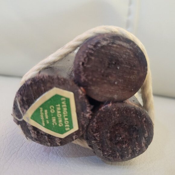 Handcrafted Seashell Pelican Seagull Family Figurine Pier Unique Nautical Decor - Picture 13 of 16